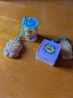 スヌーピーガチャガチャ　クッキー型キーホルダーセット