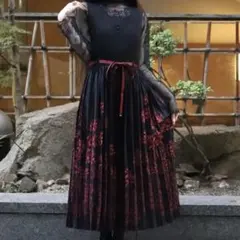 彼岸花柄プリーツジャンスカ axesfemme