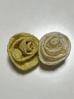 布製バラ型ブローチ2個セット