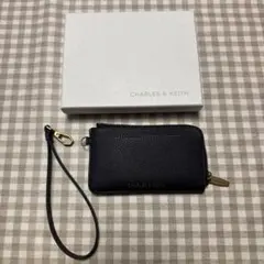 CHARLES & KEITH マルチスロット ジップアラウンドカードホルダー