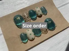 ネイルチップ　緑　グリーン　エメラルド　リボン　ベリーショート　マグ　推し活