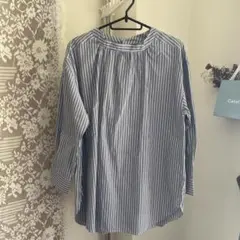 ベルメゾン　青と白のストライプ長袖シャツ