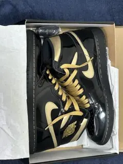 Nike Air Jordan 1 ブラック/ゴールド 27.5cm