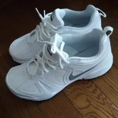 NIKE T-LITE XI ホワイト 26.5cm