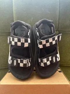 VANS バンズ　ブラック チェッカー サンダル　キッズ　17㎝のサムネイル