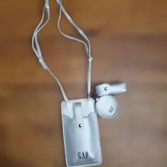 未使用品！GAP シルバー スマホショルダーバッグ