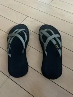 Teva ビーチサンダル カーキ×ブラック USA6サイズのサムネイル