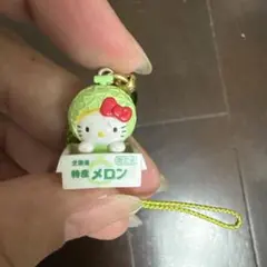 ハローキティ 北海道限定 メロンバージョン ストラップ - メルカリ