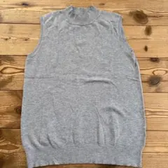 GU ハイネック　ノースリーブセーターのサムネイル