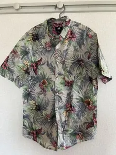 【H&M】ボタニカル柄 半袖 アロハシャツ 総柄 ベージュ S（日本M相当）のサムネイル