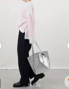 新品現行品】12closet チャーム付き床革トートバッグ - メルカリ
