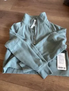 Lululemon Scuba Oversized Funnel Neckのサムネイル