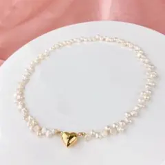 パールとゴールドネックレス　 不規則なパールの配置　磁気クラスプで簡単装着