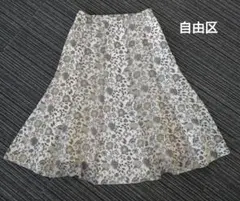 自由区オンワード　総柄　フレアースカート　size36　自宅洗い可能のサムネイル