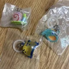 ガチャ　スポンジボブ　カービィ　たまごっち　3点セット　めじるしアクセサリー