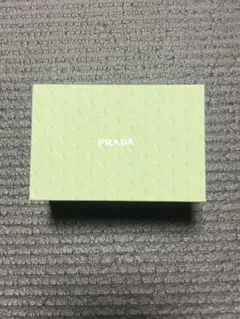 プラダ　スタンプ