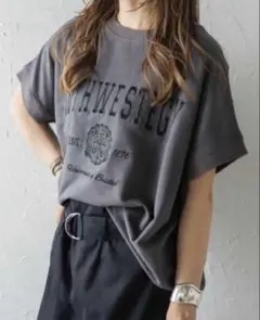 【新品】BONJOUR SAGAN カレッジ刺繍ピグメントスウェットTシャツ Gのサムネイル