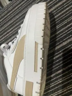 値下げしました！PUMA ホワイト/ベージュ スニーカー