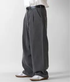 ヴィンテージライクケミカルウォッシュテーパード2タックルーズデニムワイドパンツ