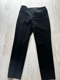 ☆SALE INDIVI　アンクル丈テーパードパンツ　黒色