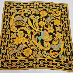 美品　LANVIN　シルクスカーフ　イタリー製