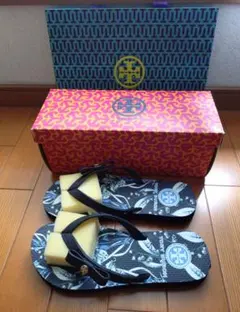 【美品・紙袋・箱あり】TORY BURCH リボン付き 花柄 ビーチサンダルのサムネイル