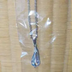 High Fashion 涙型クリスタルネックレス