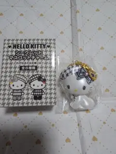 サンリオ　シークレットマスコットチャーム　モノクロガーリー　チャーミーキティ