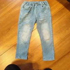 クラウン刺繍付きライトブルーデニムパンツ