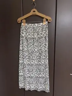 ヒョウ柄スカート