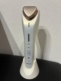 Panasonic 美顔器 シルバー 充電器付き - メルカリ