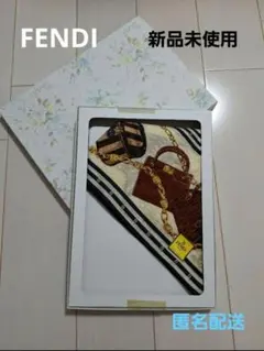 新品未使用！FENDI フェンディ ハンカチ スカーフのサムネイル