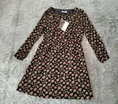 新品　ナチュラルビューティーベーシック　小花柄　長袖ワンピース