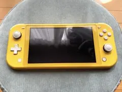 Nintendo Switch Lite イエロー本体 カービィケース付