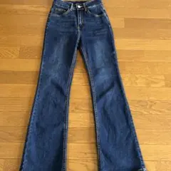 SHEIN ハイウエストブーツカットデニム