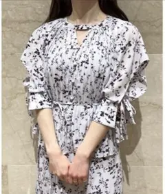 SNIDEL バリエフリルオープンスリーブブラウス