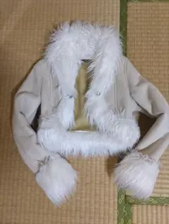 フェイクファー クロップドジャケット ベージュ