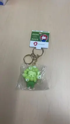 ミャクミャク　サンリオ　コラボ　推しカラー　ポチャッコ