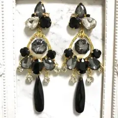 A378♡スワロフスキー グレー　ブラック　マット　ビジュー　ピアス