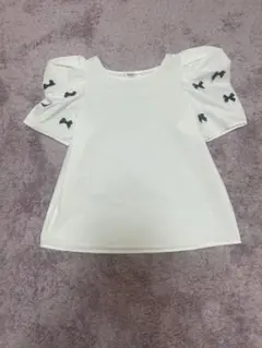 &.NOSTALGIA リボン付きパフスリーブブラウスのサムネイル