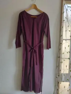 新品　ワインレッドシャツワンピース 七分袖　Vネック