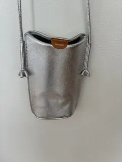 BEAURE ショルダーバッグ　シルバーのサムネイル