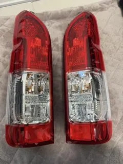 CRS essex 製 200系ハイエース用LEDテールランプ レッドクリア - メルカリ
