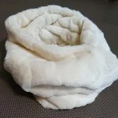 ふわボアファースヌードベージュオフホワイト新品ネックウォーマーもふもふマフラー