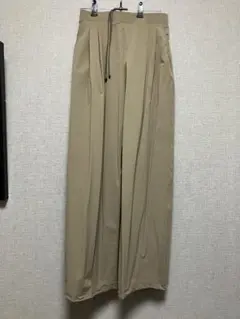 UNIQLO　ウルトラストレッチアクティブワイドパンツ　Sサイズ　カーキ