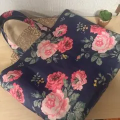 【キャスキッドソン ラミネート生地 綺麗な薔薇柄 トートバッグ】