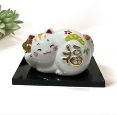 可愛い猫の置物　福丸ねこ【トラネコ】 陶磁器　黒塗台付　ミニサイズ　癒し　新品のサムネイル