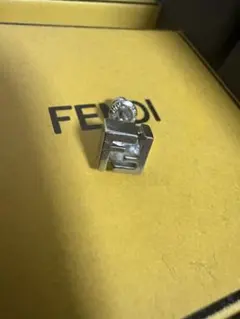 2026年最新】fendi ピアス 片耳の人気アイテム - メルカリ