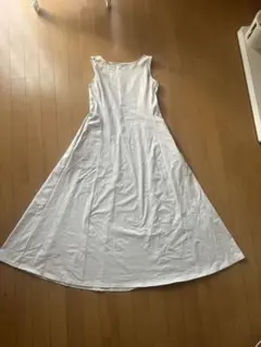 【汚れあり】 ユニクロ　ウルトラストレッチエアリズムワンピース　ノースリーブ