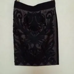 MATERIAブラック刺繍タイトスカートのサムネイル